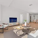 Modern Retreat In Koreatown - Perfect For Your La Stay!