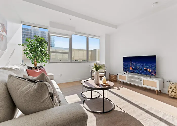 Modern Retreat In Koreatown - Perfect For Your La Stay!
